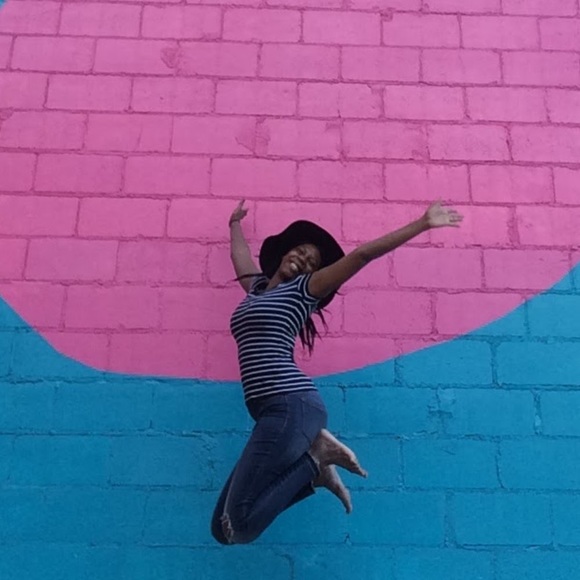 Meet your Posher, Angela - Picture 1 of 1